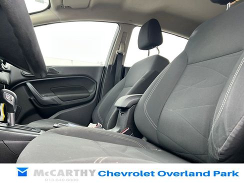 Used 2017 Ford Fiesta SE image 9