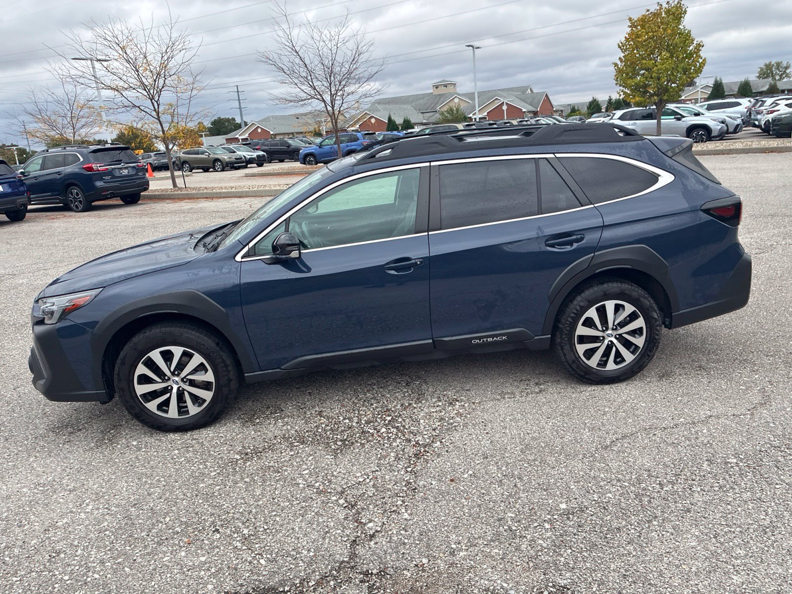 Certified 2025 Subaru Outback Premium AWD/4WD image 36