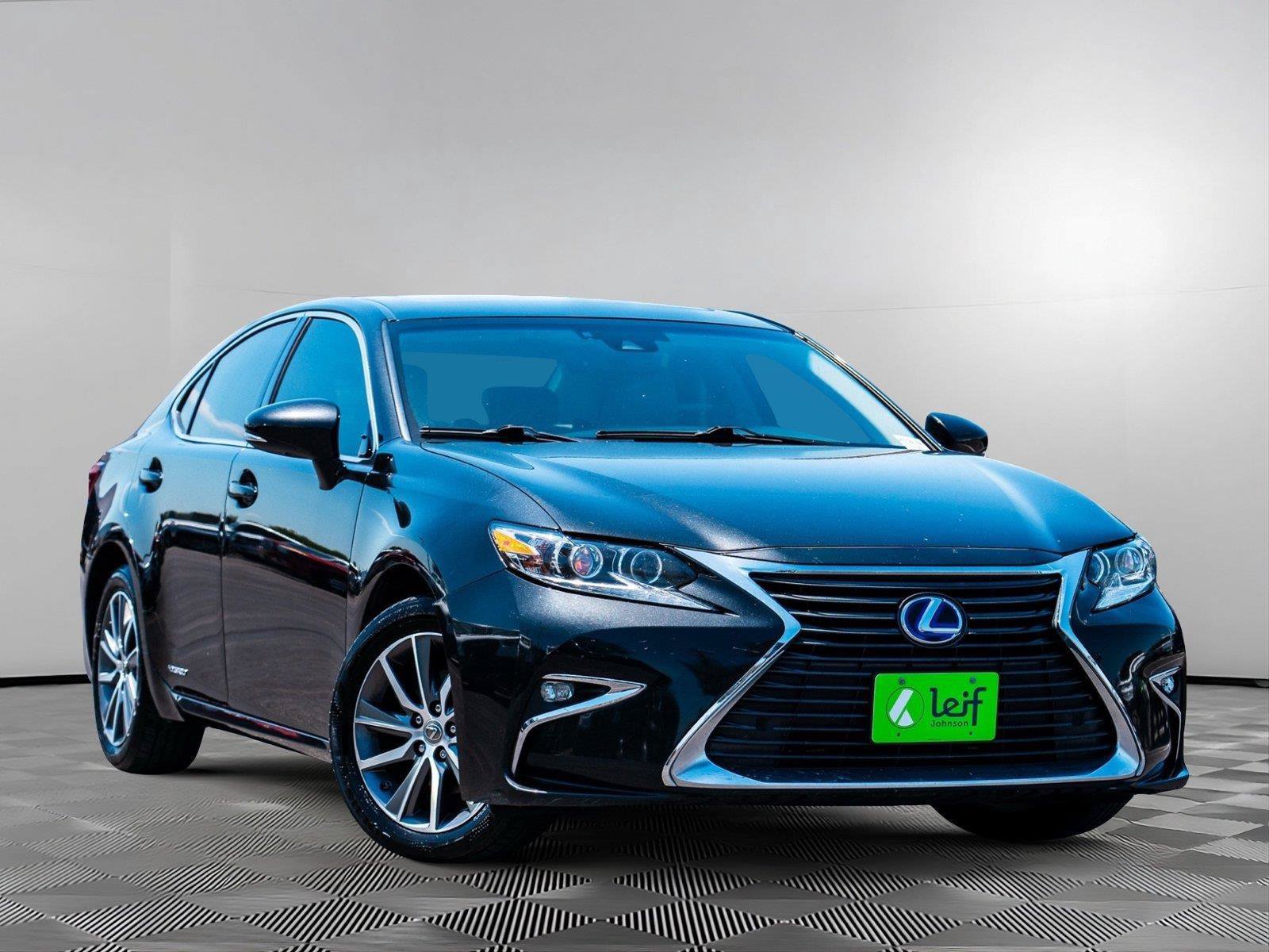 Used 2017 Lexus ES 300h w/ Luxury Package FWD image 1