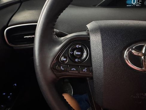 Used 2019 Toyota Prius XLE image 17