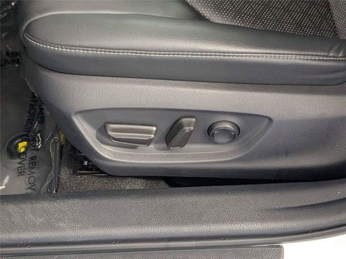 Used 2018 Toyota Camry XSE FWD image 11
