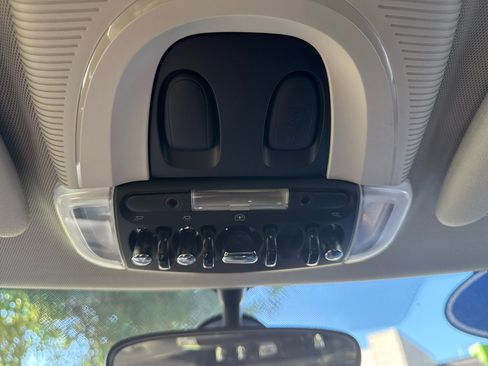 Used 2017 MINI Cooper 4-Door Hardtop image 20