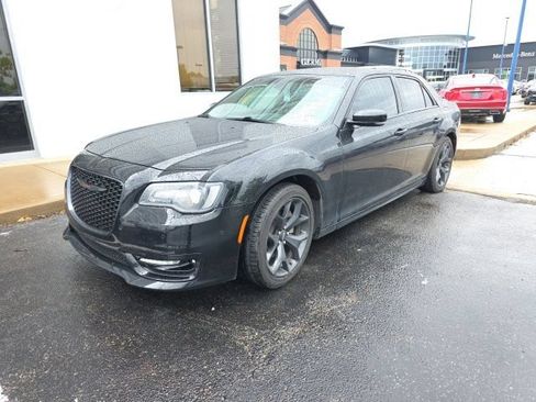 Used 2021 Chrysler 300 S w/ S Model Appearance Package RWD image 1