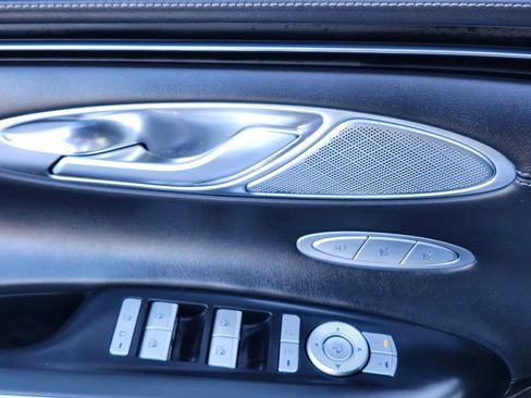 Used 2025 Genesis GV70 3.5T Sport w/ Sport Advanced Package image 18