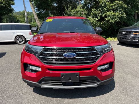 Used 2020 Ford Explorer XLT w/ Equipment Group 202A image 2