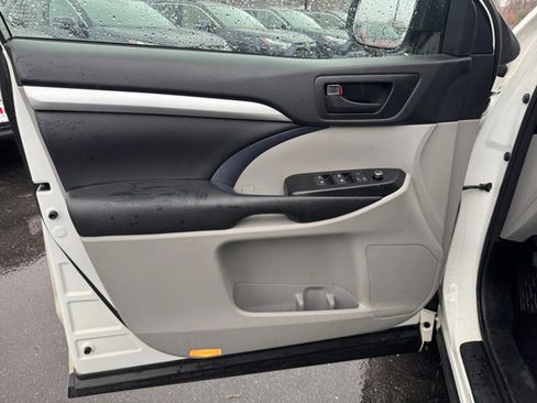 Used 2018 Toyota Highlander Plus image 25