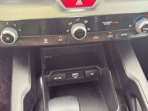 Used 2020 Kia Telluride LX FWD image 28