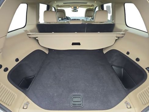 Used 2021 Jeep Grand Cherokee Limited image 13