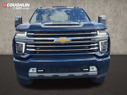 Used 2022 Chevrolet Silverado 2500 High Country w/ Safety Package II AWD/4WD image 2