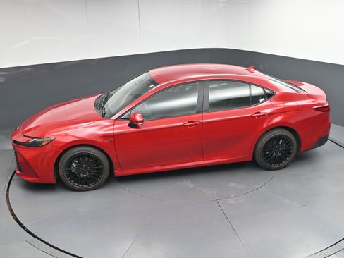 Certified 2025 Toyota Camry LE image 38