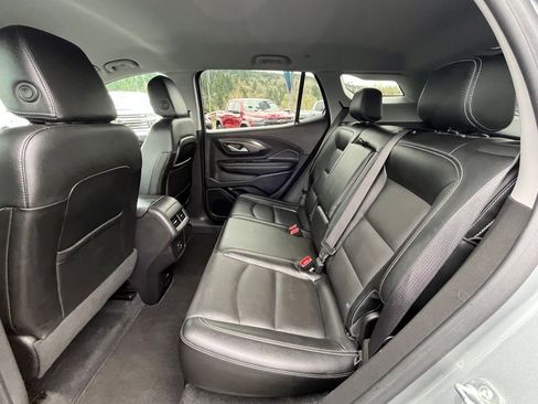 Used 2024 GMC Terrain SLT AWD/4WD image 11