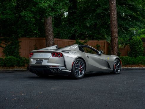 Used 2022 Ferrari 812 GTS RWD image 7