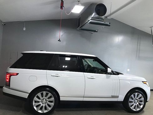 Used 2014 Land Rover Range Rover Supercharged AWD/4WD image 2