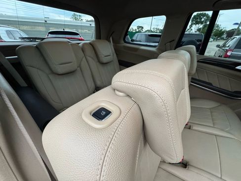 Used 2014 Mercedes-Benz GL 450 4MATIC image 30