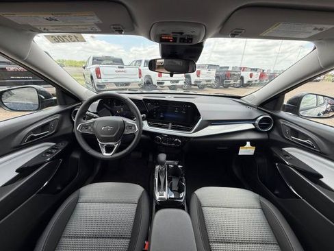New 2026 Chevrolet Trax LT w/ Driver Confidence Package FWD image 28