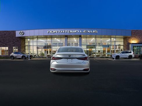 Used 2020 Lexus ES 300h w/ Accessory Package 2 image 21