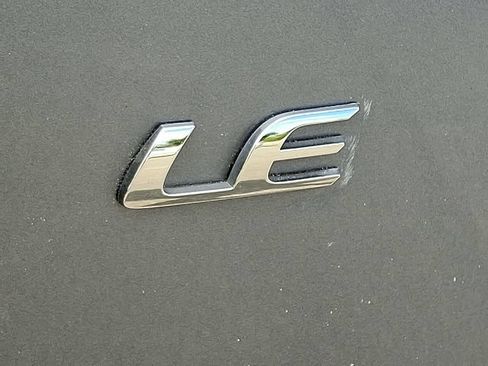 Used 2025 Toyota Corolla LE FWD image 30