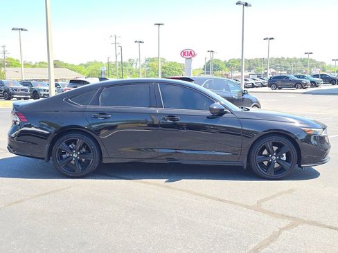 Used 2023 Honda Accord Sport image 2