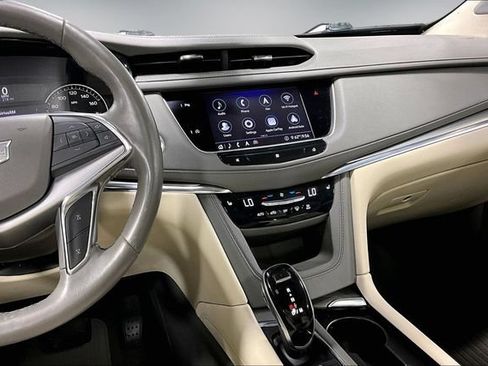 Used 2020 Cadillac XT5 Premium Luxury AWD/4WD image 11