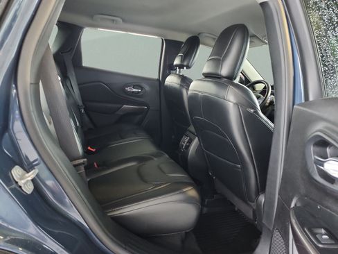 Used 2019 Jeep Cherokee Limited AWD/4WD image 19