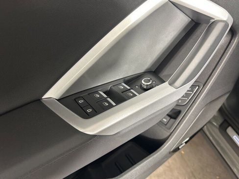 New 2025 Audi Q3 2.0T Premium image 18