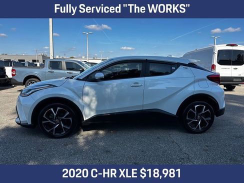 Used 2020 Toyota C-HR XLE image 2