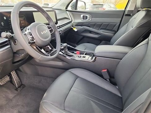 Used 2025 Kia Sorento SX image 12