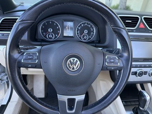 Used 2013 Volkswagen Eos Komfort FWD image 20