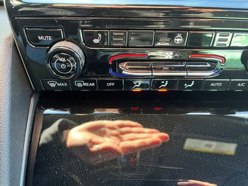 New 2025 Jeep Grand Cherokee L Altitude image 21