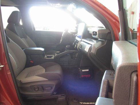 Certified 2025 Toyota Tacoma TRD Off-Road image 23