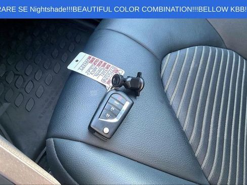 Used 2021 Toyota Camry SE image 11