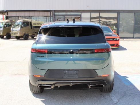 Used 2024 Land Rover Range Rover Sport SE image 5