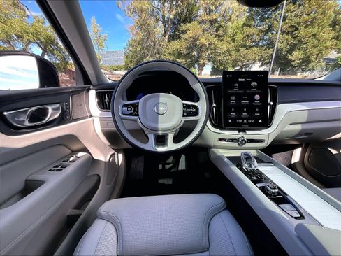 Used 2026 Volvo XC60 B5 Ultra w/ Protection Package Premier AWD/4WD image 8