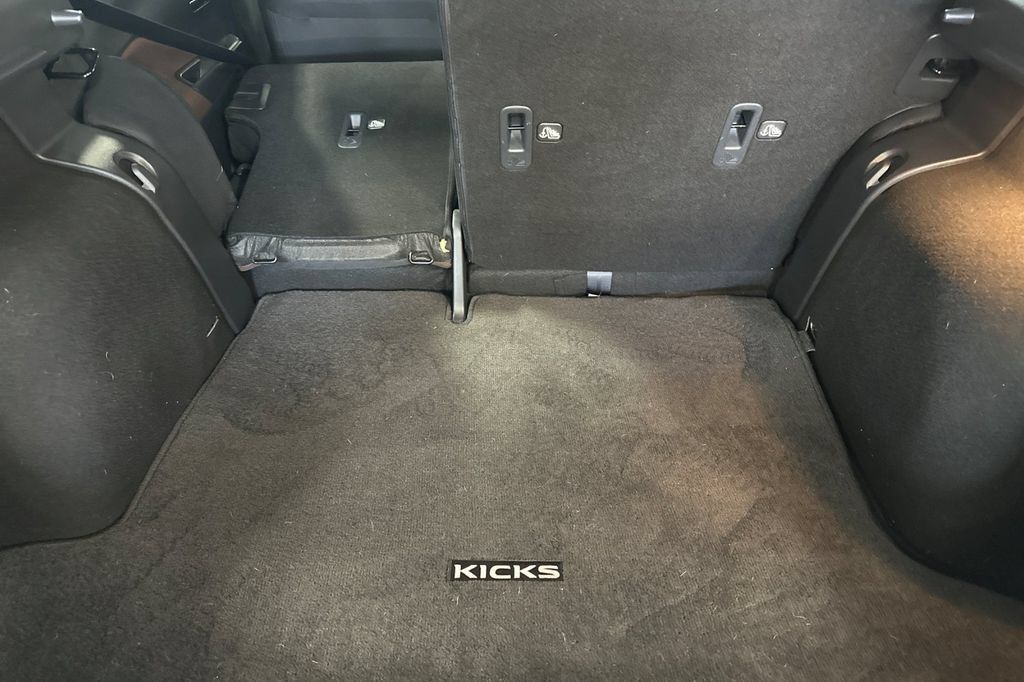 Used 2024 Nissan Kicks SR FWD image 17