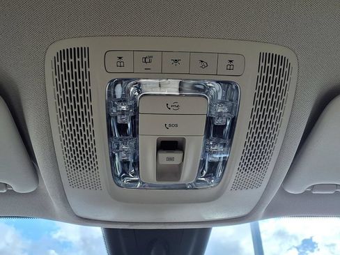 Used 2023 Mercedes-Benz GLB 250 image 7