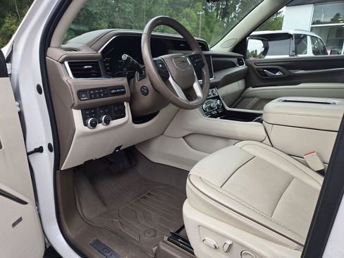 Used 2022 GMC Yukon Denali w/ Denali Premium Package AWD/4WD image 21