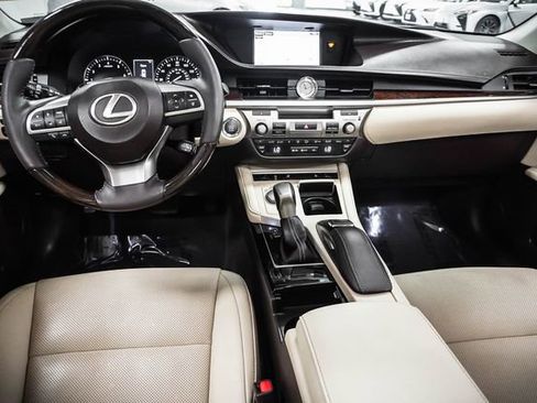 Used 2016 Lexus ES 350 w/ Navigation System Package FWD image 18