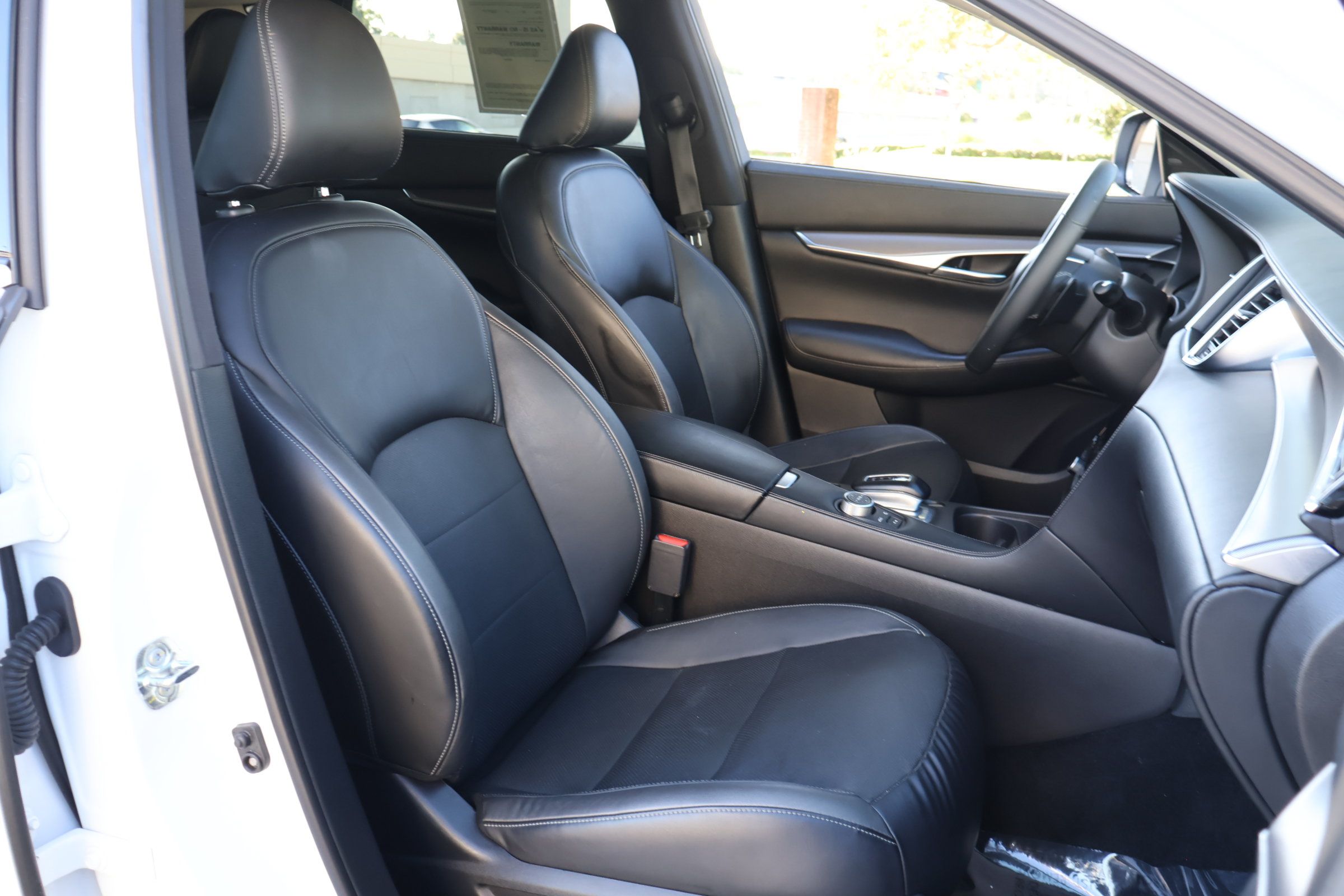 Certified 2023 INFINITI QX50 Luxe FWD image 22