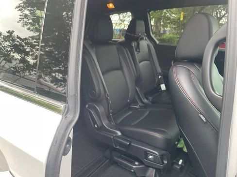 Certified 2023 Honda Odyssey Sport image 6