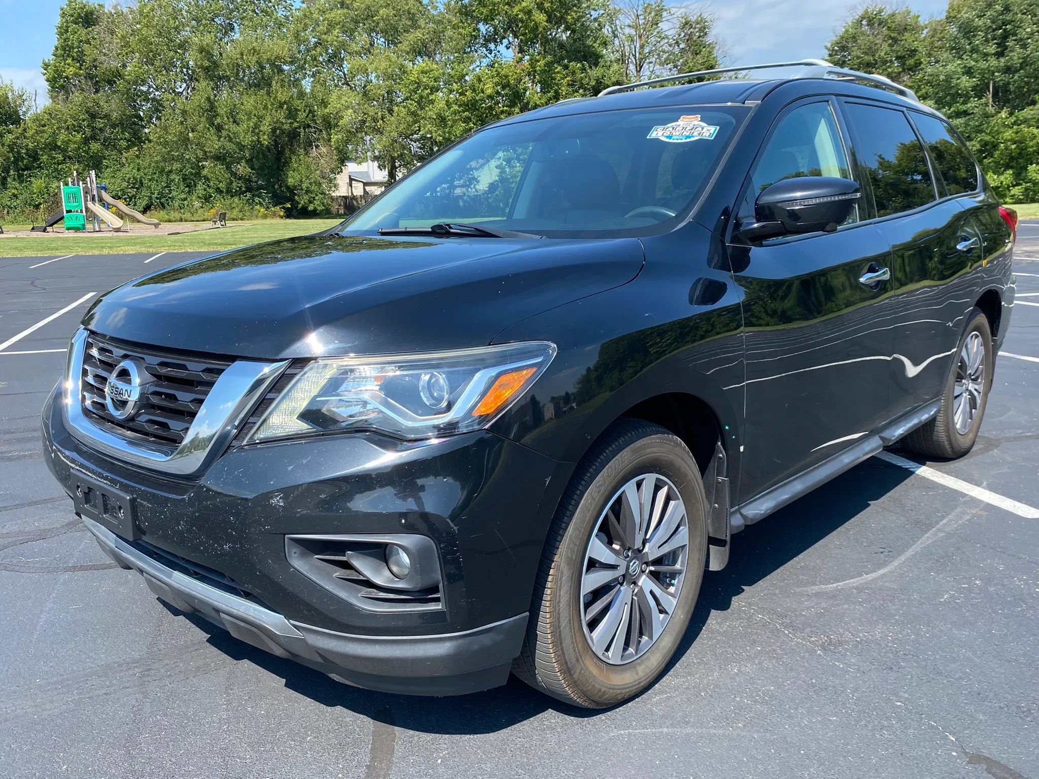 Used 2017 Nissan Pathfinder SL w/ SL Tech Package AWD/4WD image 1