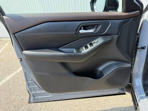 Certified 2023 Nissan Rogue SV w/ SV Premium B Package AWD/4WD image 16