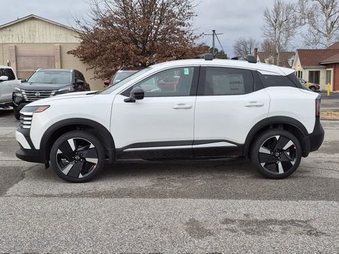 New 2026 Nissan Kicks SR image 5