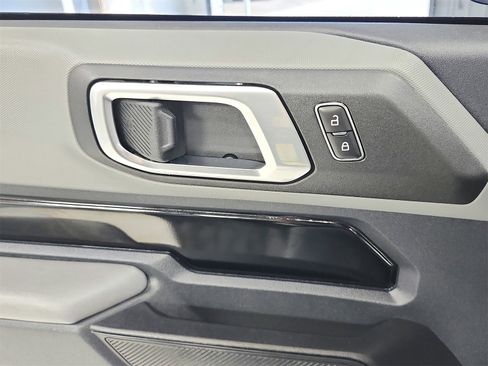 Used 2023 Ford Bronco 2-Door image 30