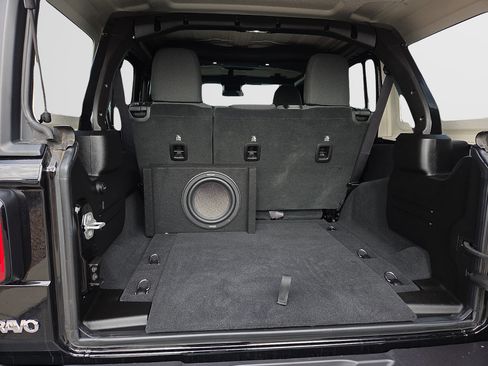 Used 2025 Jeep Wrangler Unlimited Sport AWD/4WD image 10