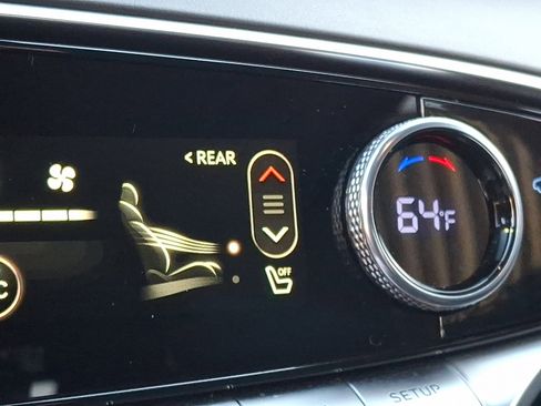 Certified 2023 Genesis GV70 2.5T w/ Cargo Package AWD/4WD image 27