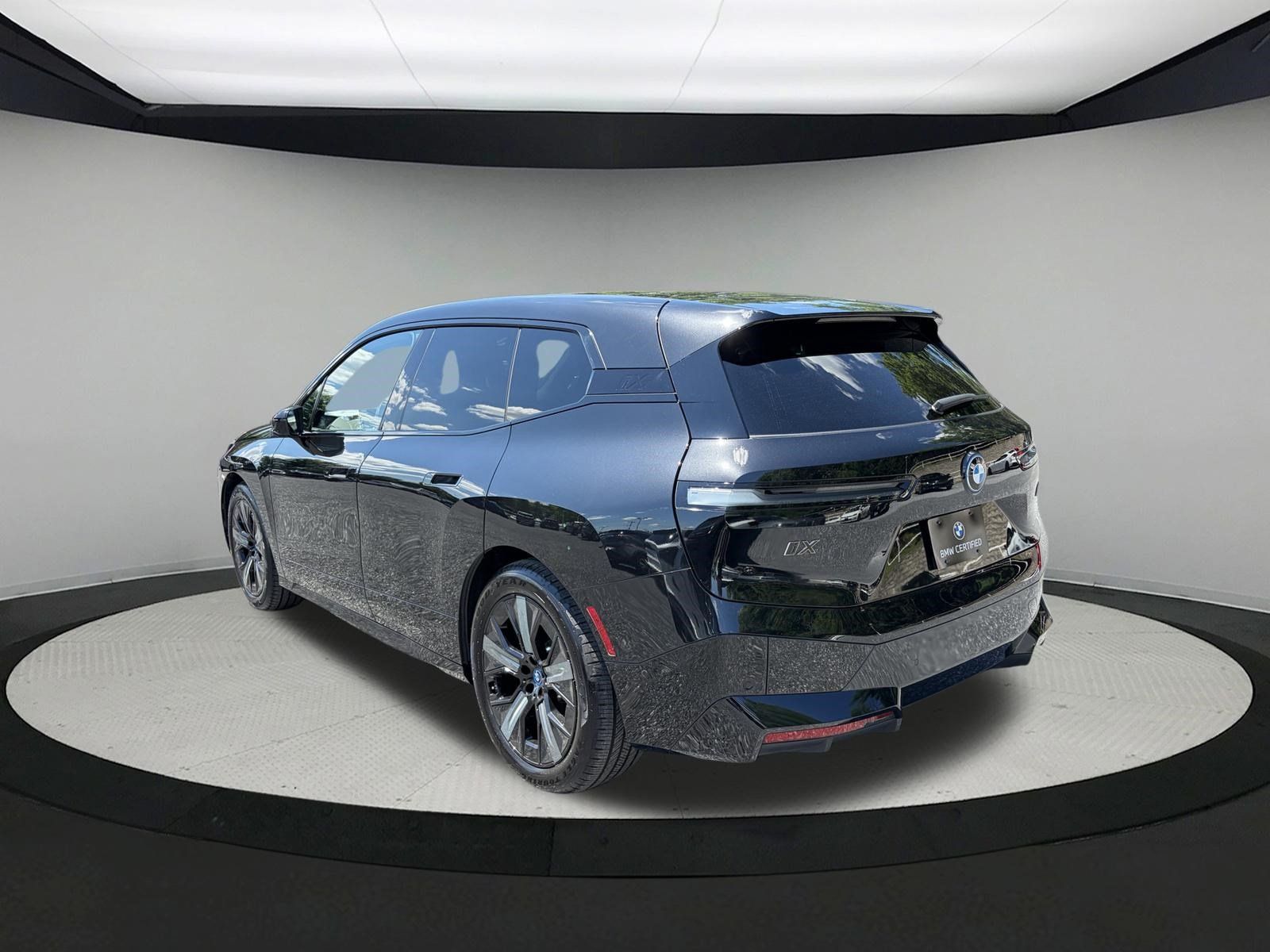 Certified 2023 BMW iX M60 w/ Executive Package AWD/4WD image 5