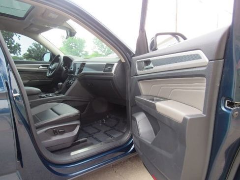 Used 2022 Volkswagen Atlas SEL R-Line image 28