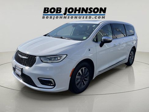 Used 2023 Chrysler Pacifica Limited FWD image 7