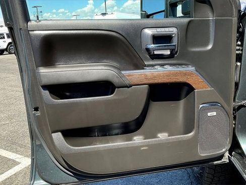 Used 2017 GMC Sierra 2500 Denali w/ Duramax Plus Package image 22