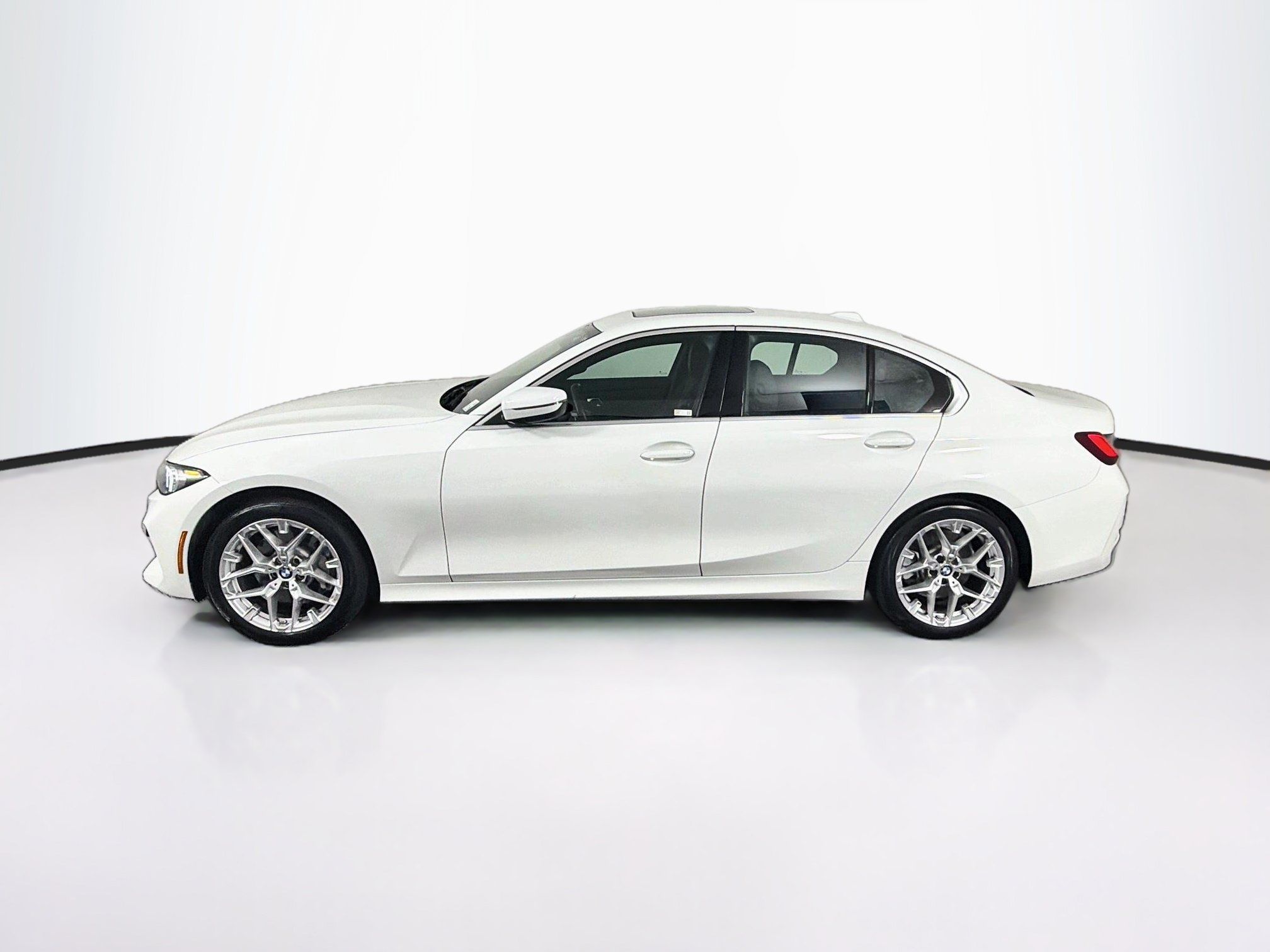Used 2026 BMW 330i Sedan RWD image 4